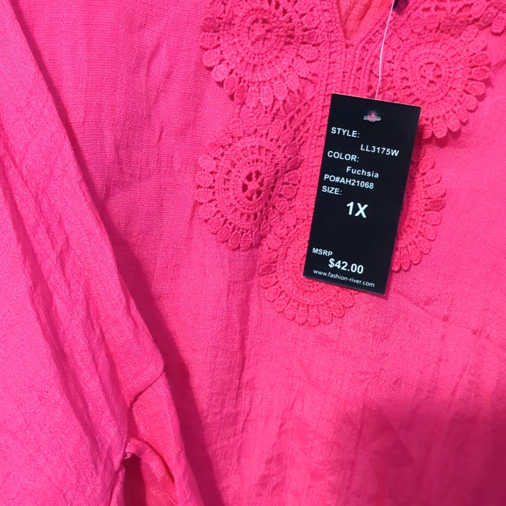 🌸 NWT ROBERT LOUIS CROCHET EMBROIDERED FUSCHIA TUNIC